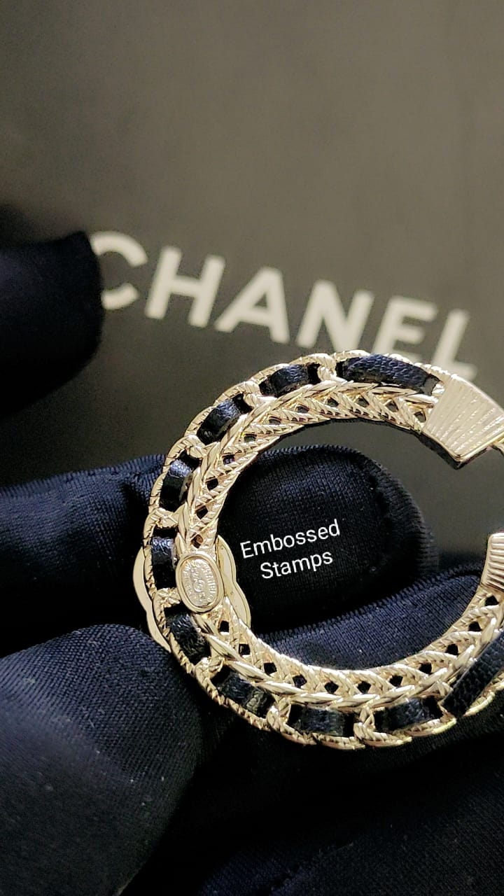 CHANEL HOOPS - Image 4