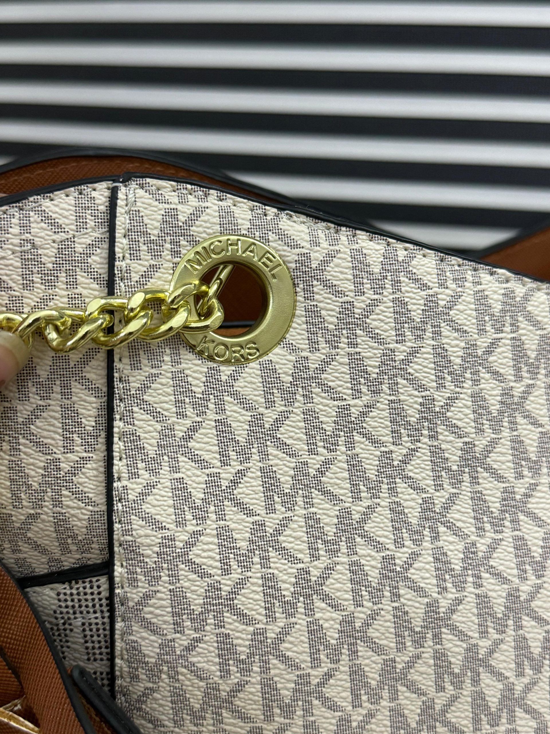 MK TOTE BAG - Image 3