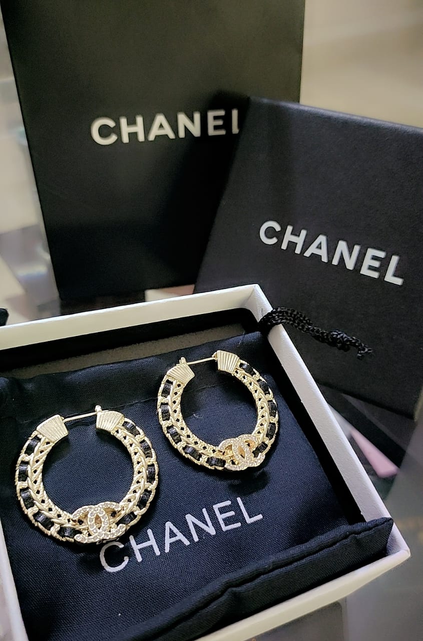 CHANEL HOOPS